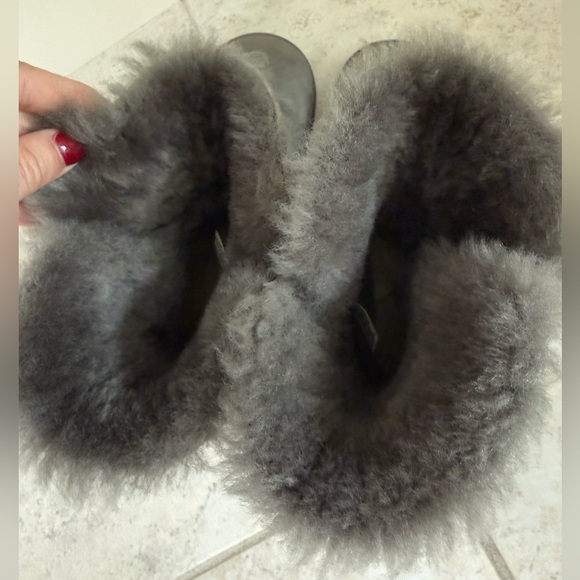 UGG Women's Bailey Button Boots - Picture 8 of 10